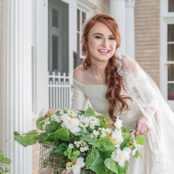 Ivory Fingertip Wedding Veil with Beaded Lace Edge main image 4